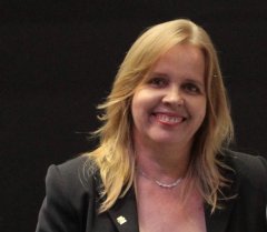 Simone do Rocio Senger de Souza